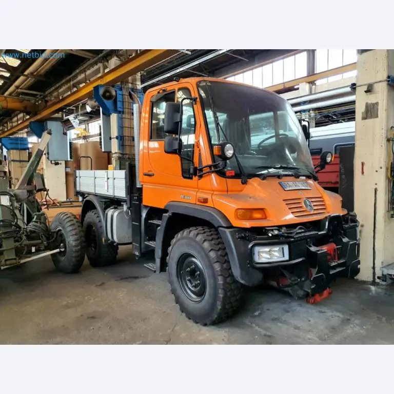 Likwidacja magazynu firmy usługowej, pojazdy, wyposażenie magazynu-1