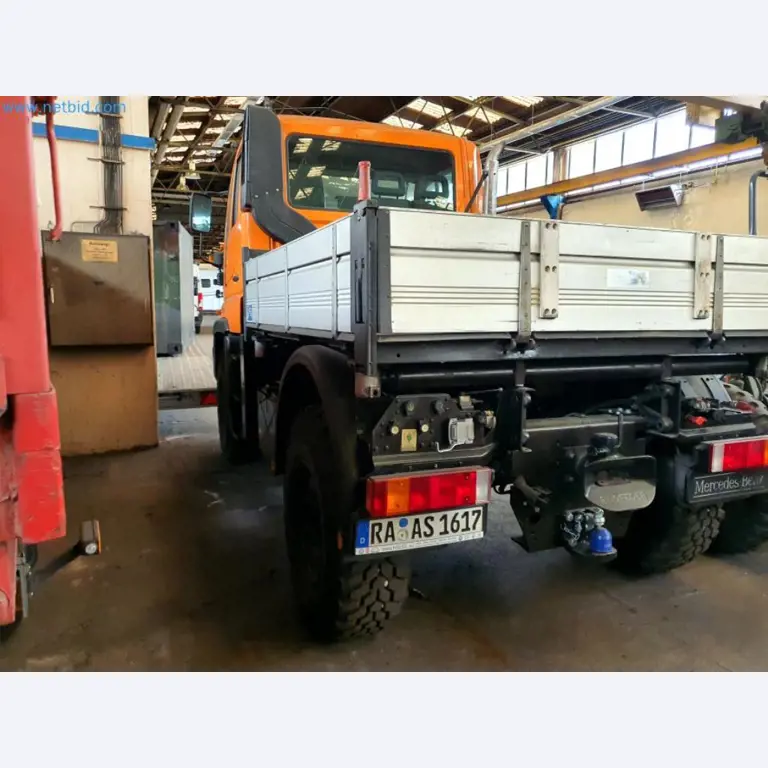 Likwidacja magazynu firmy usługowej, pojazdy, wyposażenie magazynu-14