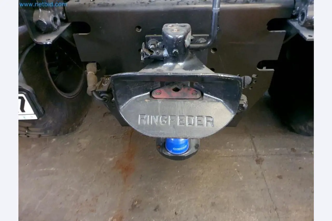 Likwidacja magazynu firmy usługowej, pojazdy, wyposażenie magazynu-18