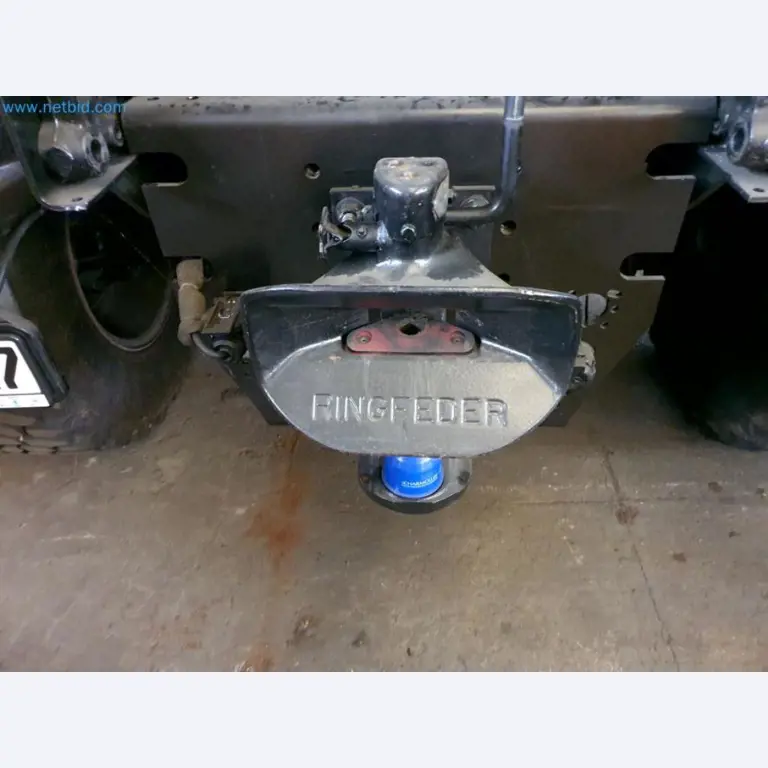 Likwidacja magazynu firmy usługowej, pojazdy, wyposażenie magazynu-18