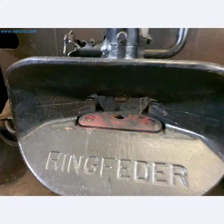 Likwidacja magazynu firmy usługowej, pojazdy, wyposażenie magazynu-19