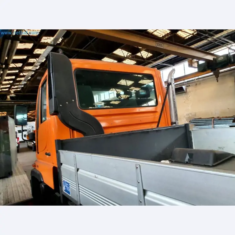 Likwidacja magazynu firmy usługowej, pojazdy, wyposażenie magazynu-24