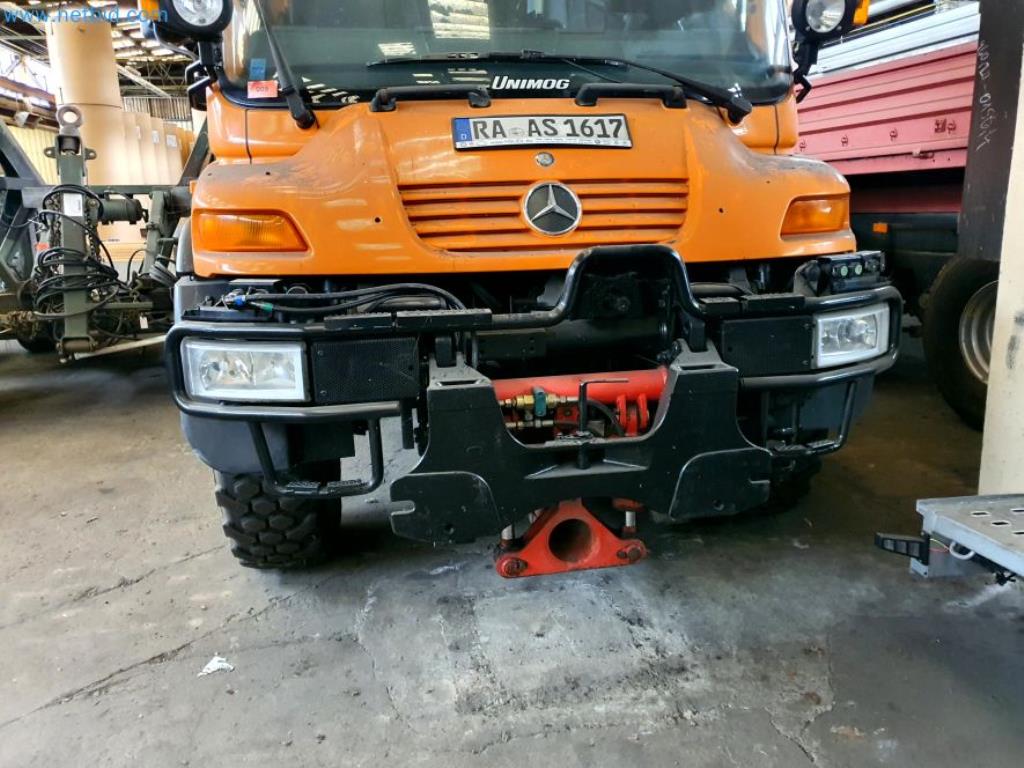 Liquidación de almacén de una empresa de servicios, vehículos, equipos de almacén-26