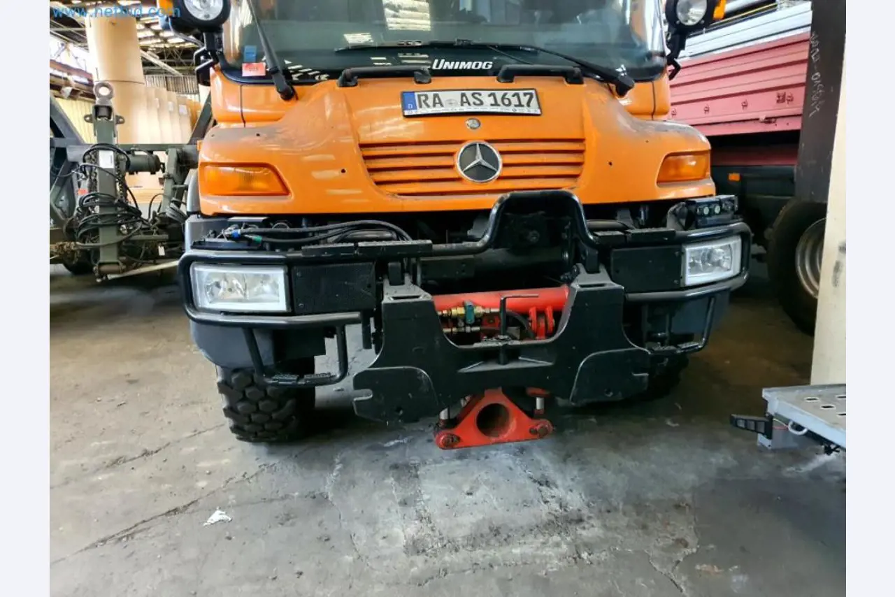 Likwidacja magazynu firmy usługowej, pojazdy, wyposażenie magazynu-26