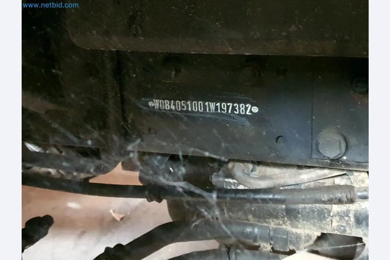 Likwidacja magazynu firmy usługowej, pojazdy, wyposażenie magazynu-28