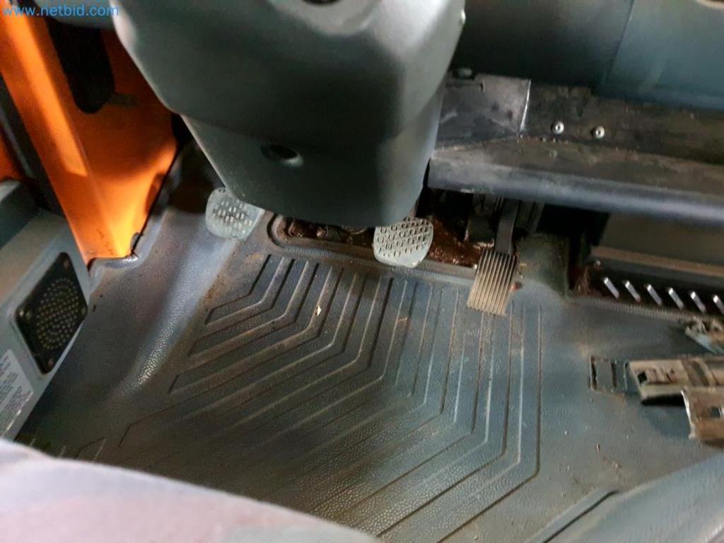 Liquidación de almacén de una empresa de servicios, vehículos, equipos de almacén-36