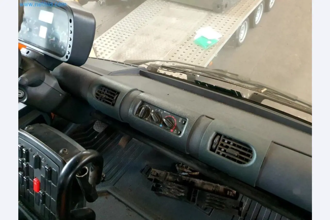 Likwidacja magazynu firmy usługowej, pojazdy, wyposażenie magazynu-38