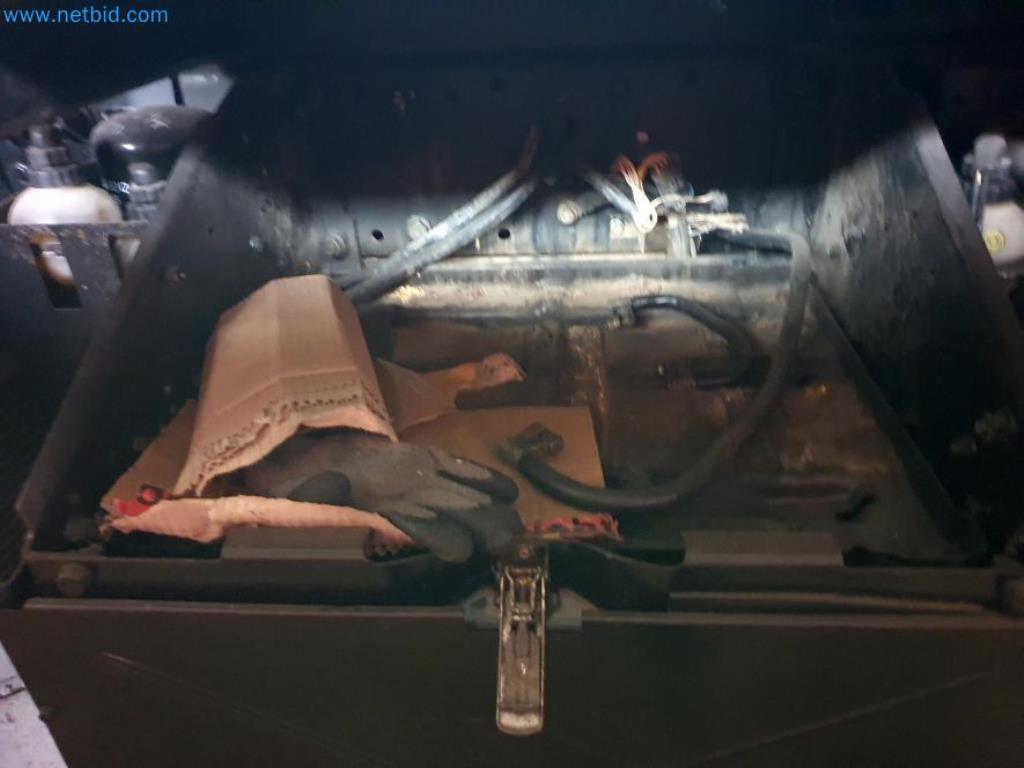 Liquidación de almacén de una empresa de servicios, vehículos, equipos de almacén-40