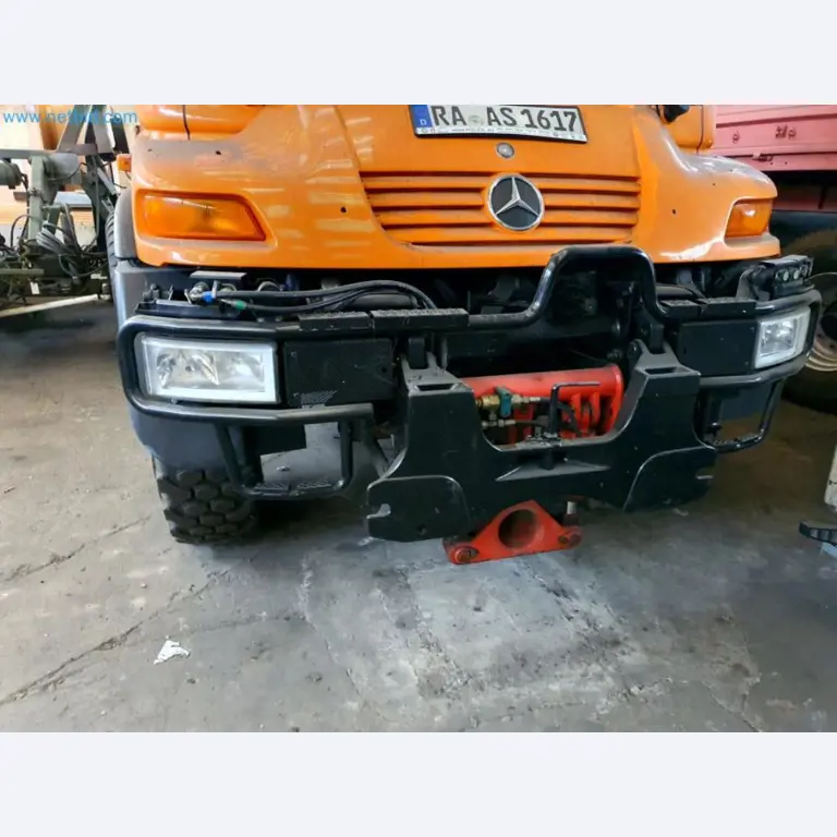 Likwidacja magazynu firmy usługowej, pojazdy, wyposażenie magazynu-41