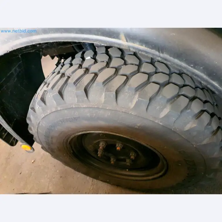 Likwidacja magazynu firmy usługowej, pojazdy, wyposażenie magazynu-44