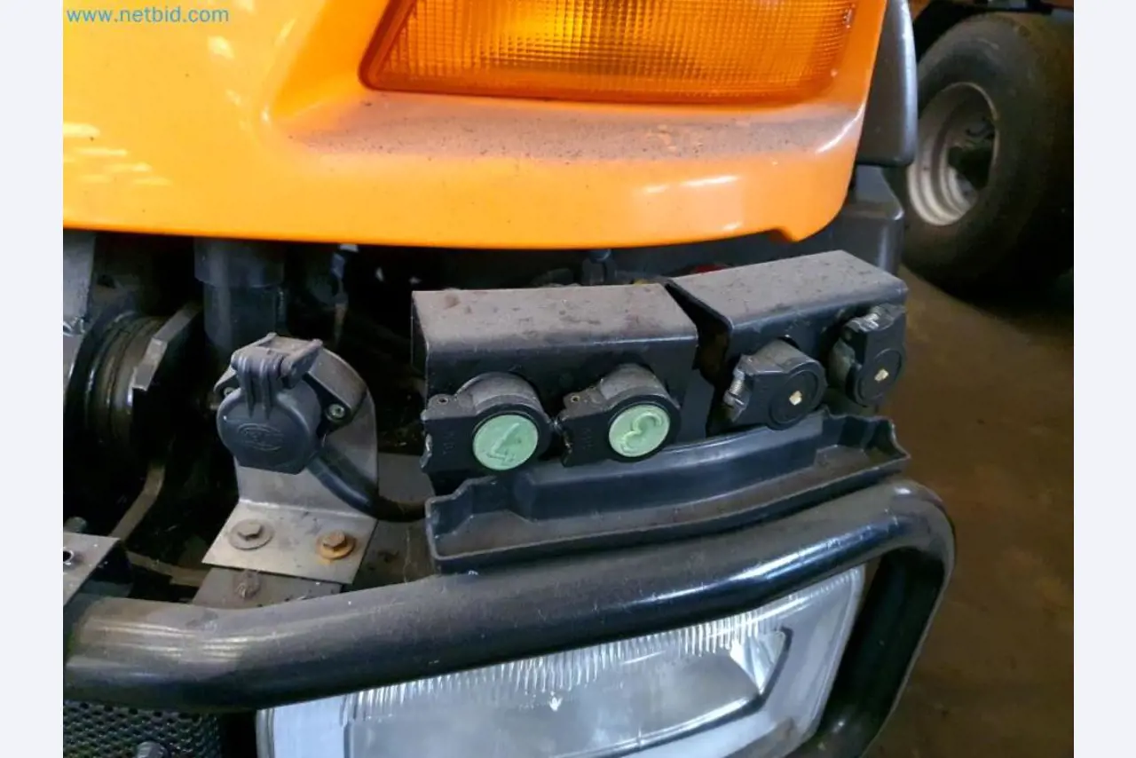 Likwidacja magazynu firmy usługowej, pojazdy, wyposażenie magazynu-46