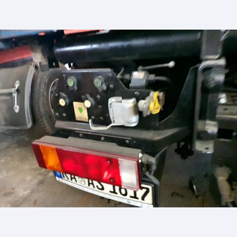 Likwidacja magazynu firmy usługowej, pojazdy, wyposażenie magazynu-52