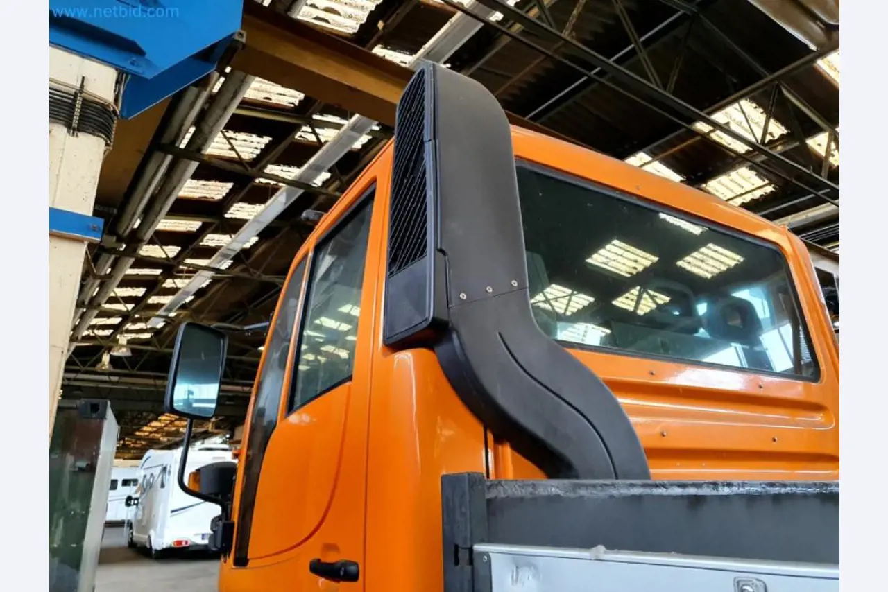 Likwidacja magazynu firmy usługowej, pojazdy, wyposażenie magazynu-54