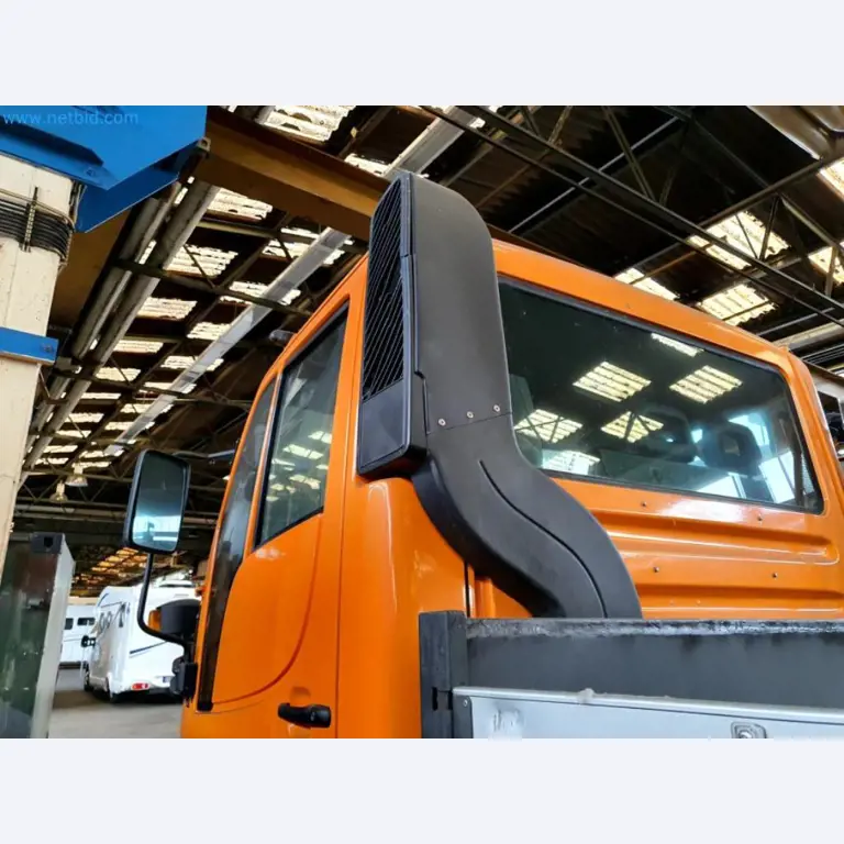 Likwidacja magazynu firmy usługowej, pojazdy, wyposażenie magazynu-54