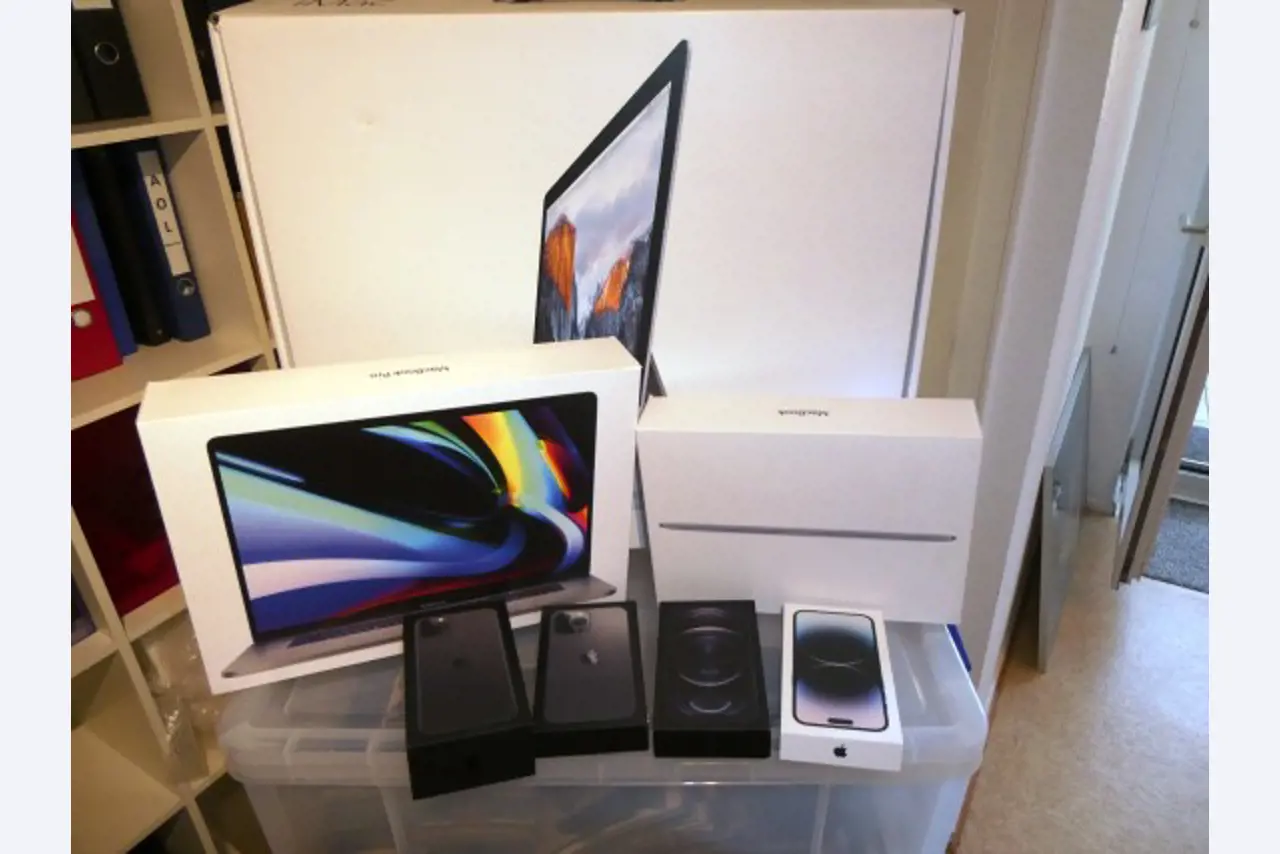 Autograph cards from film and series actors-6