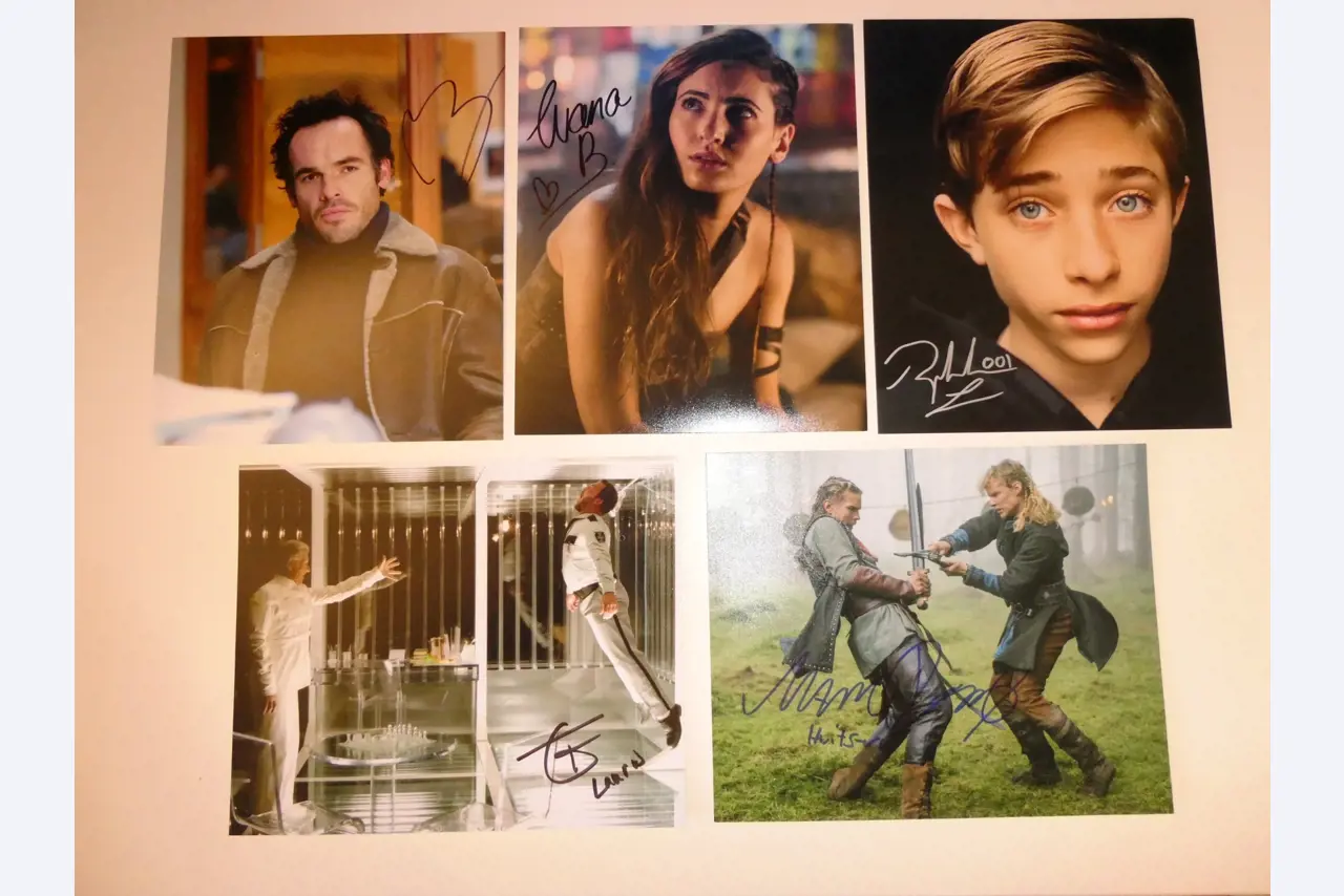 Autograph cards from film and series actors-10
