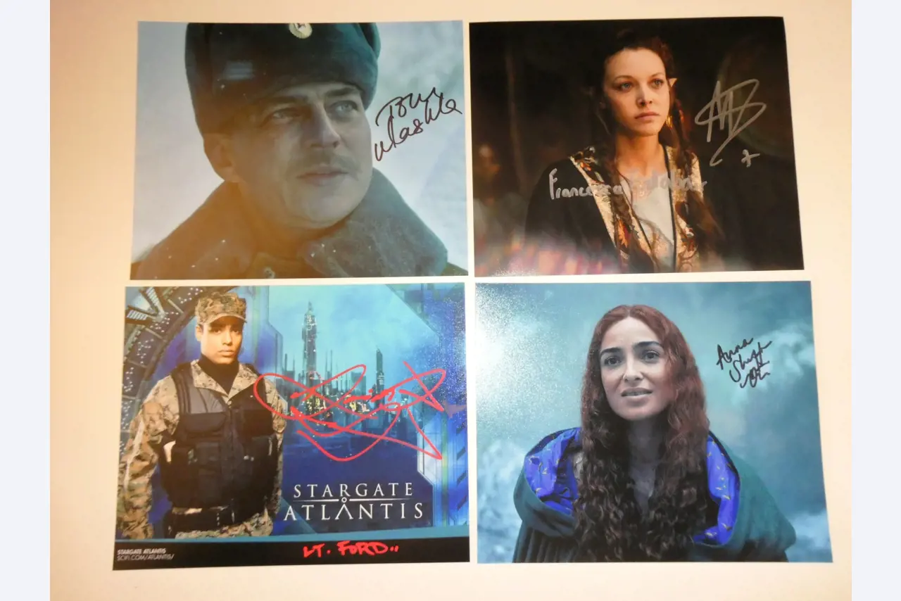 Autograph cards from film and series actors-11