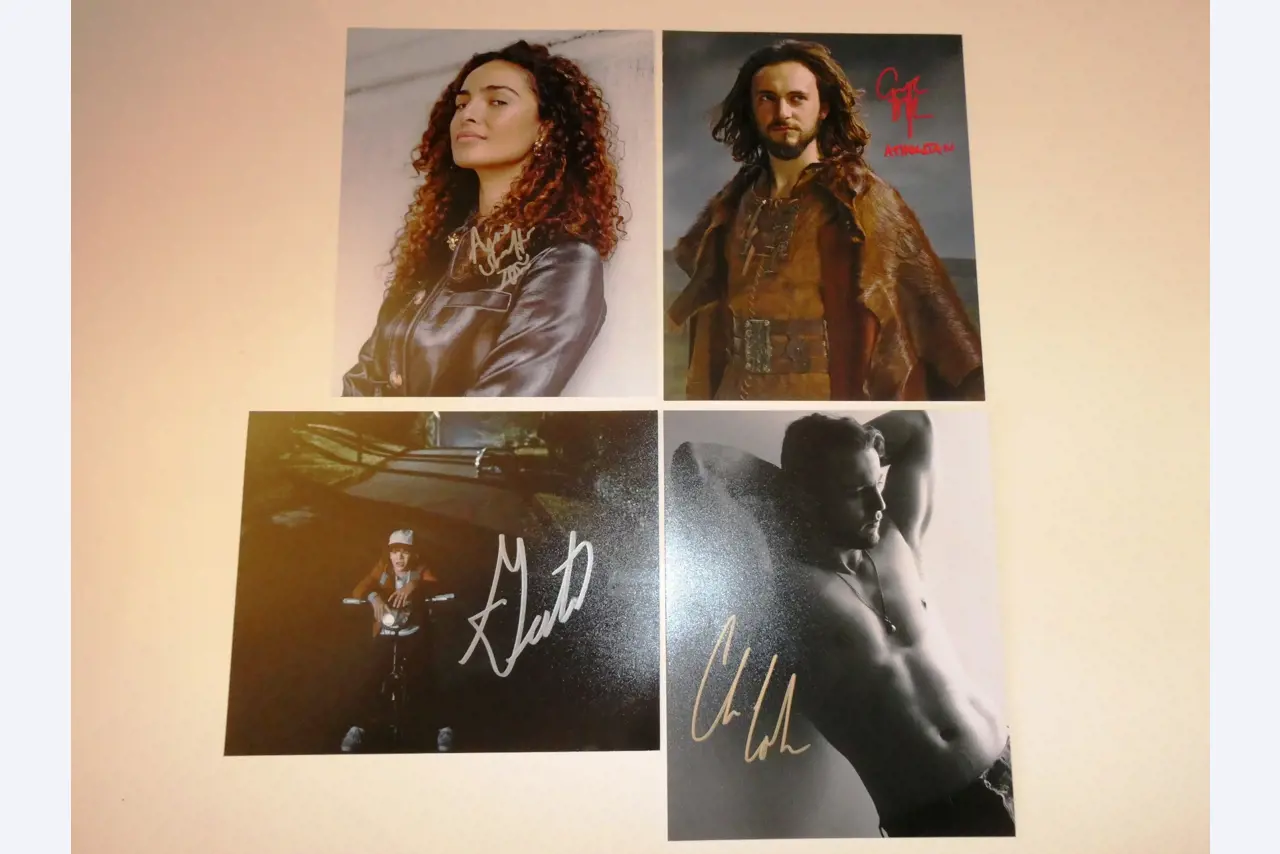 Autograph cards from film and series actors-13