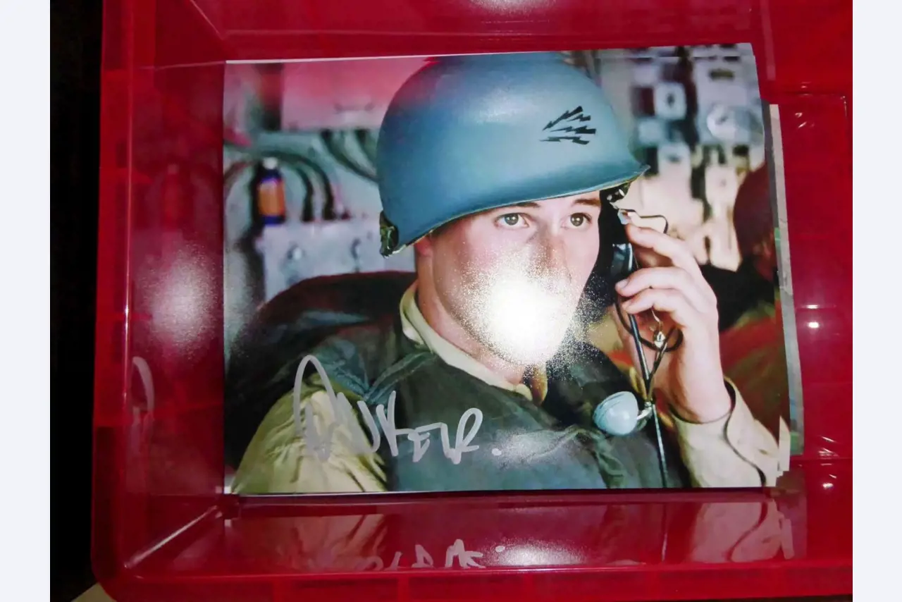 Autograph cards from film and series actors-14