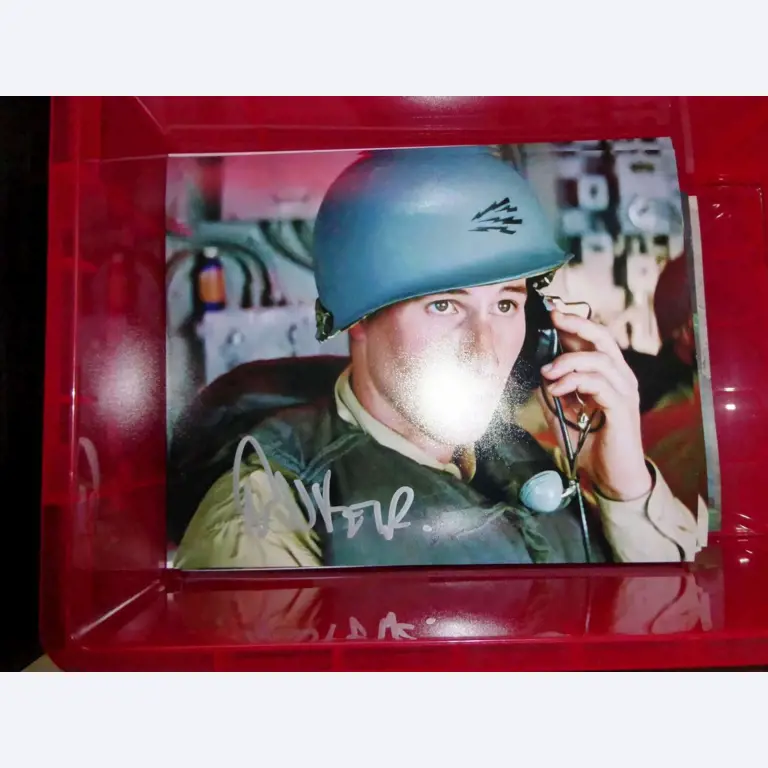 Autograph cards from film and series actors-14