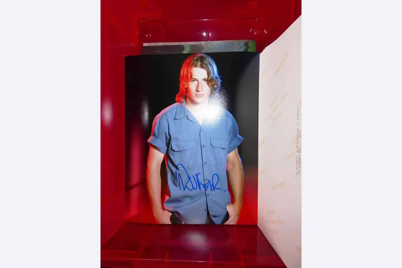 Autograph cards from film and series actors-15