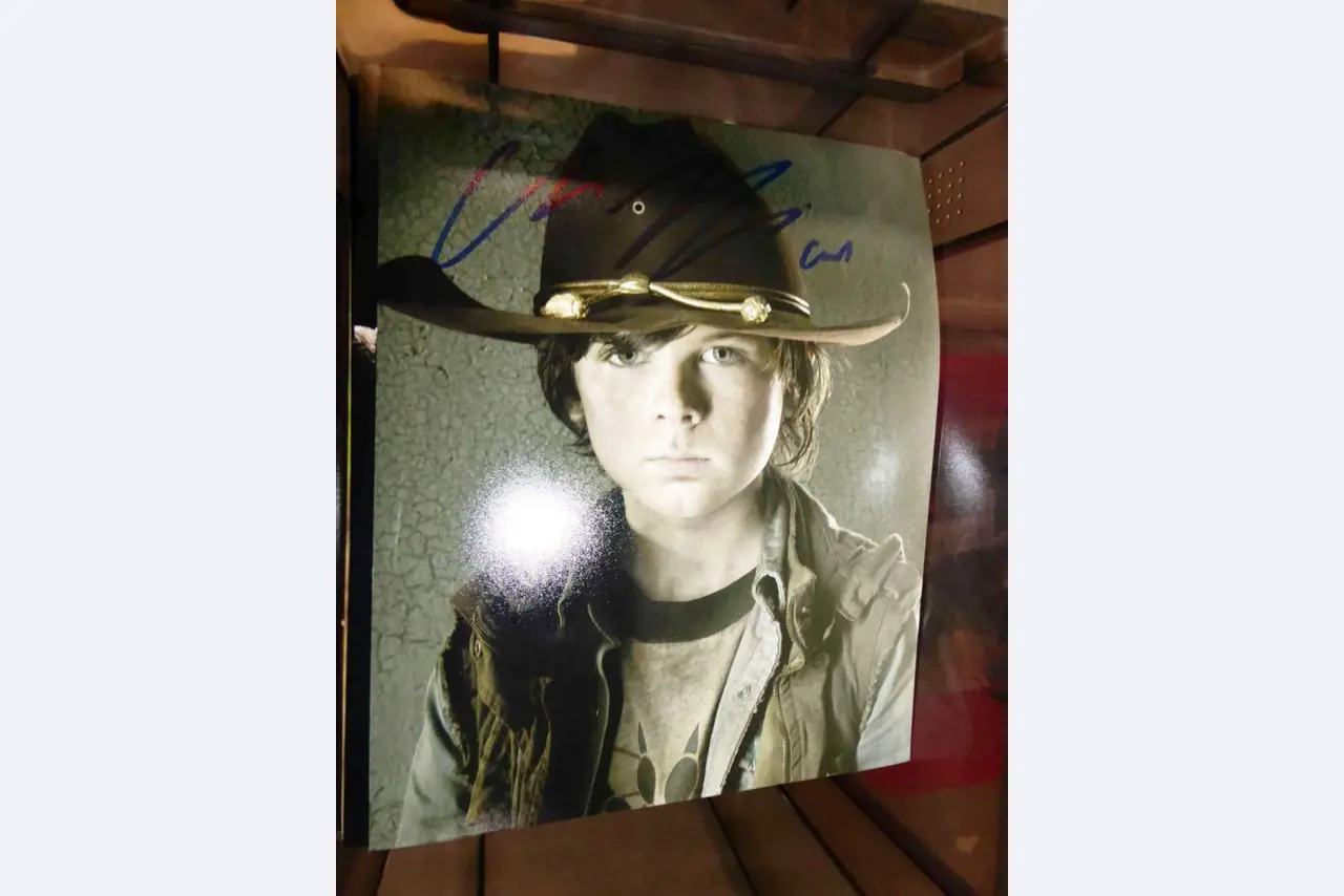 Autograph cards from film and series actors-21