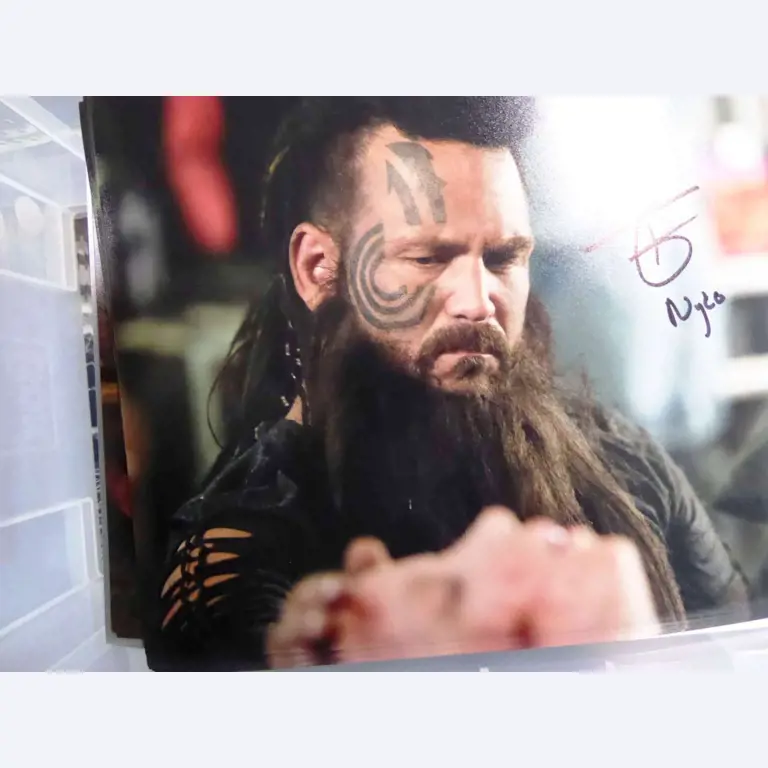 Autograph cards from film and series actors-27