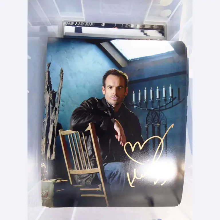Autograph cards from film and series actors-29