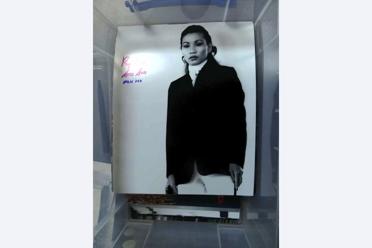 Autograph cards from film and series actors-30