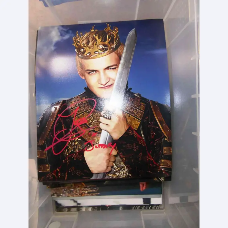 Autograph cards from film and series actors-32