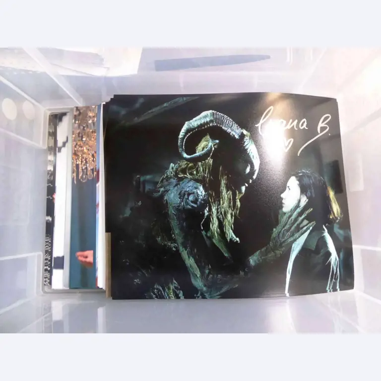 Autograph cards from film and series actors-34