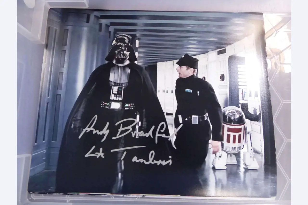 Autograph cards from film and series actors-35