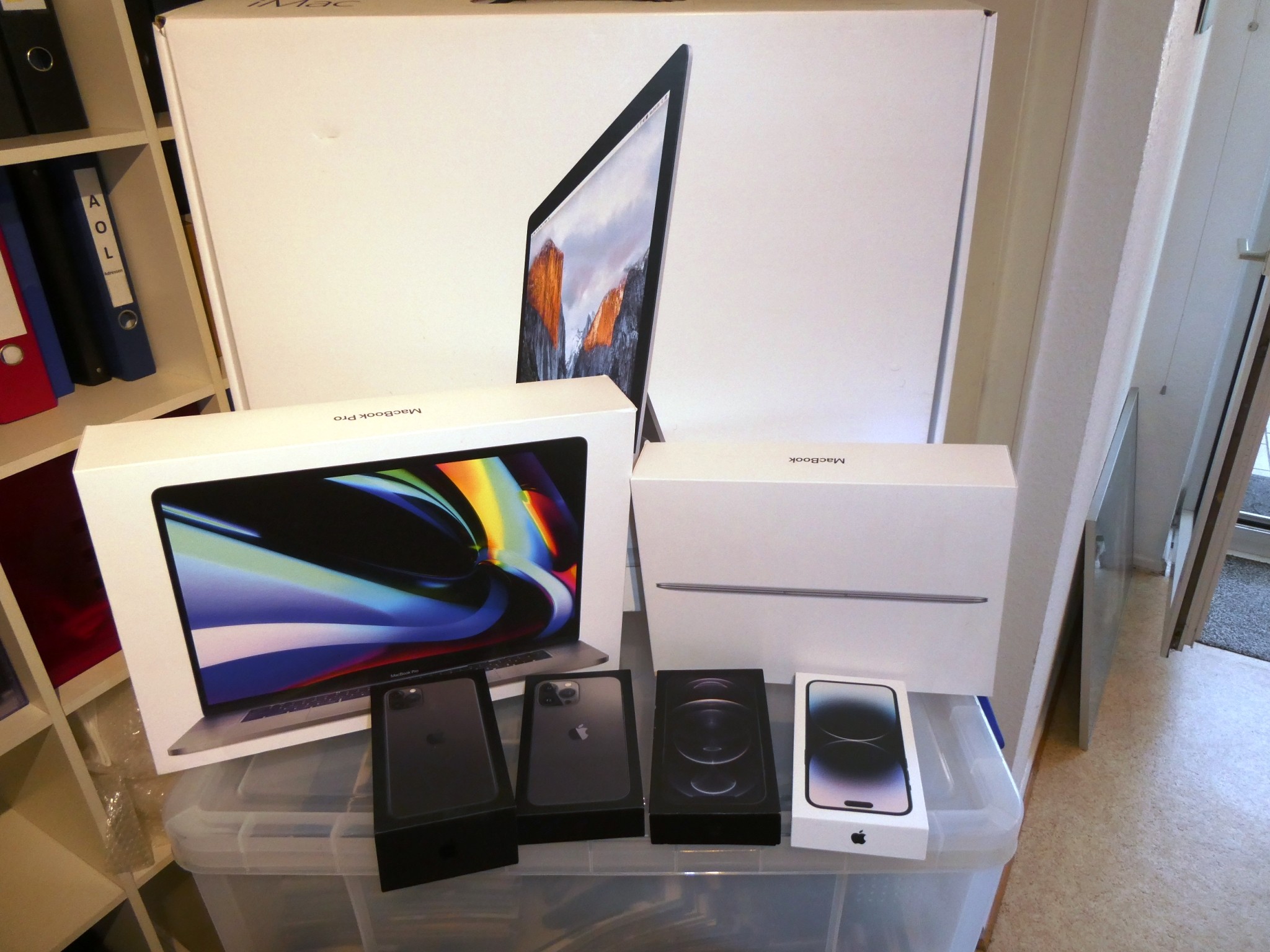 Autograph cards from film and series actors-1