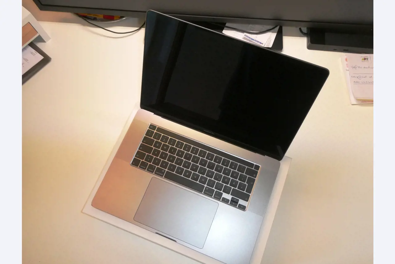 Autograph cards from film and series actors-7