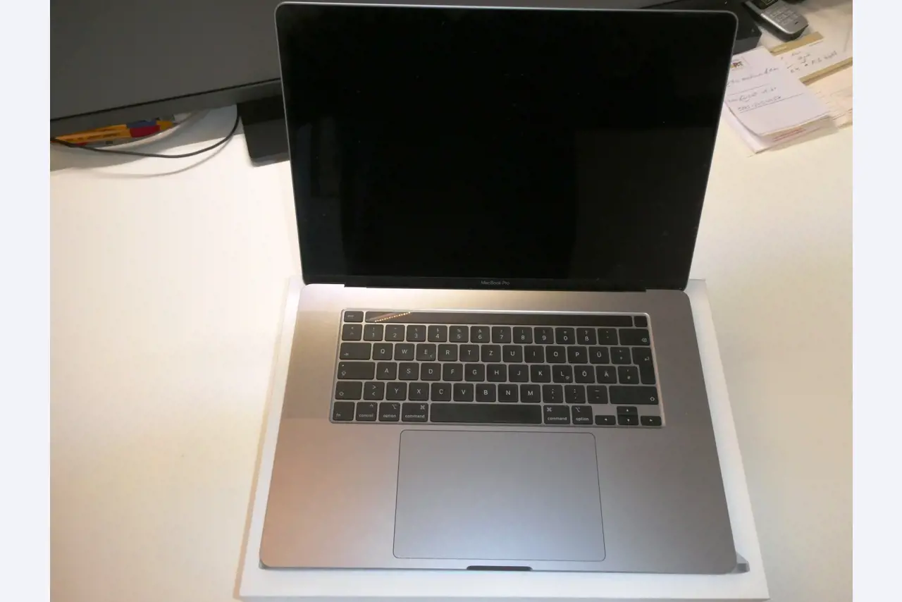 Autograph cards from film and series actors-8