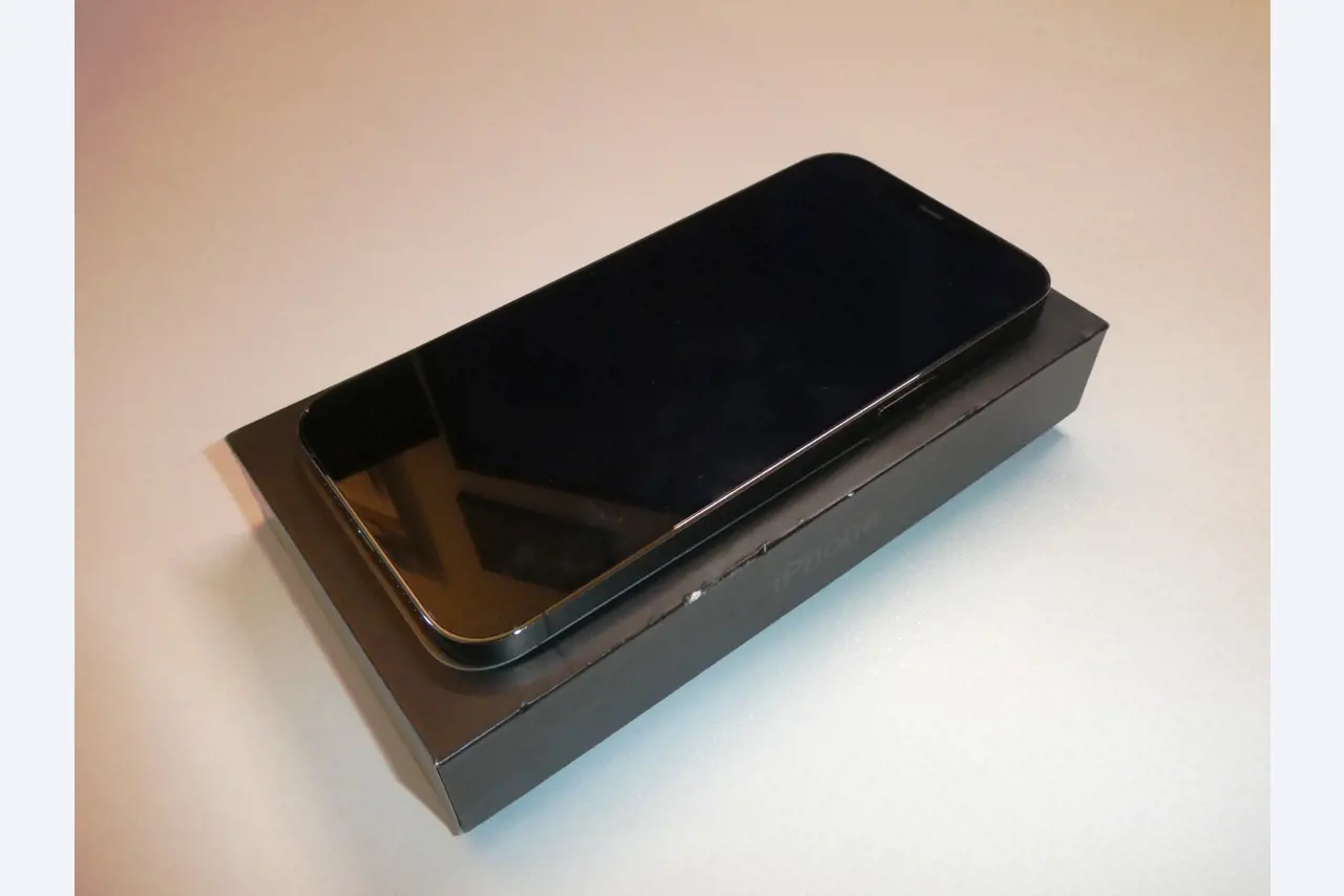 Autograph cards from film and series actors-11