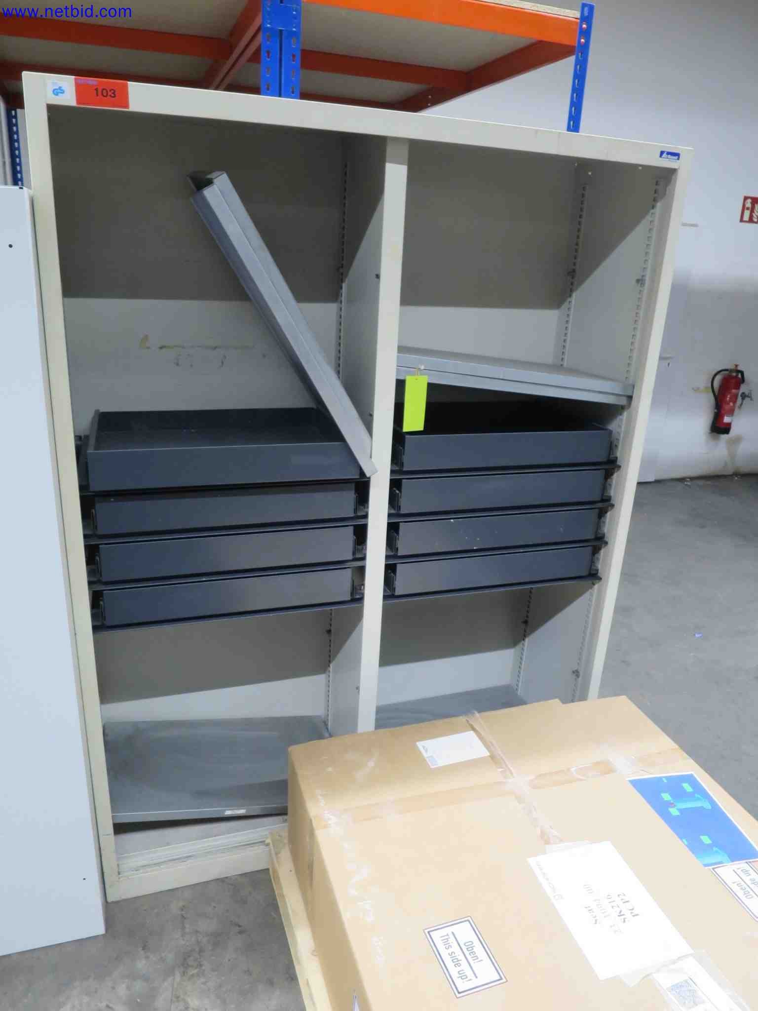 Machines CNC bien entretenues destinées à la fabrication de pièces métalliques de précision-1