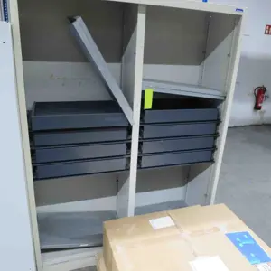 Sliding-door cabinet