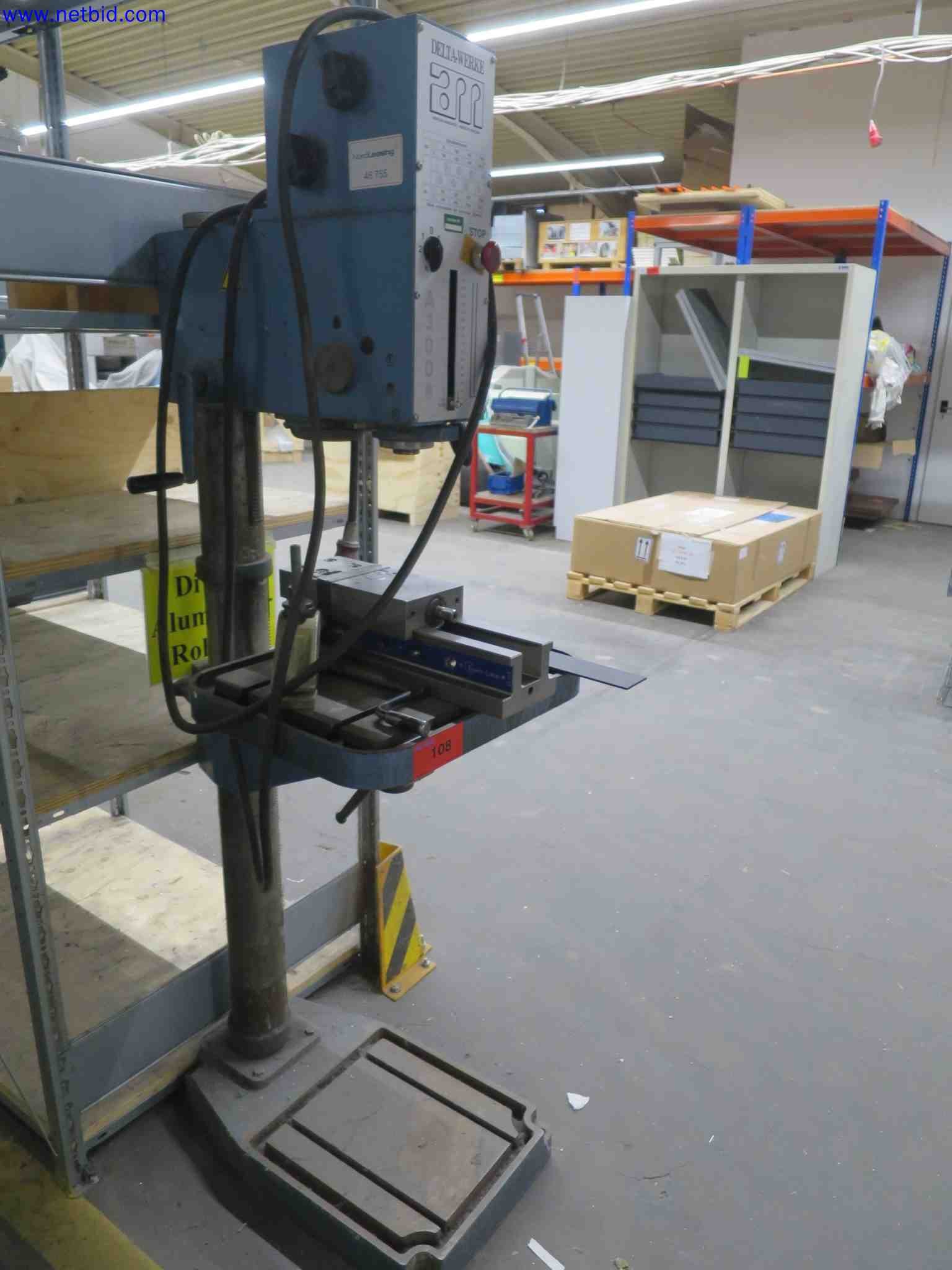Machines CNC bien entretenues destinées à la fabrication de pièces métalliques de précision-2
