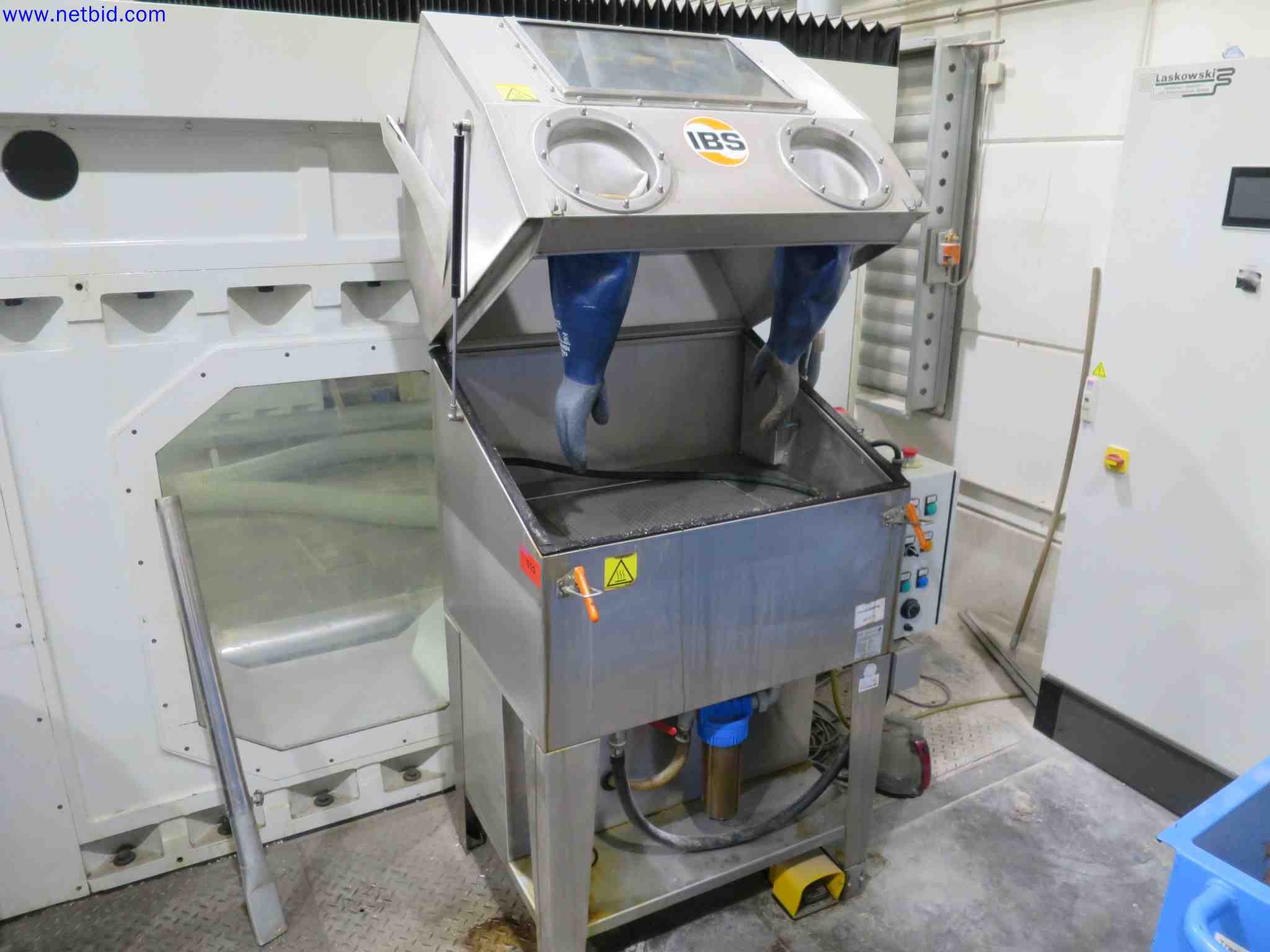 Machines CNC bien entretenues destinées à la fabrication de pièces métalliques de précision-1