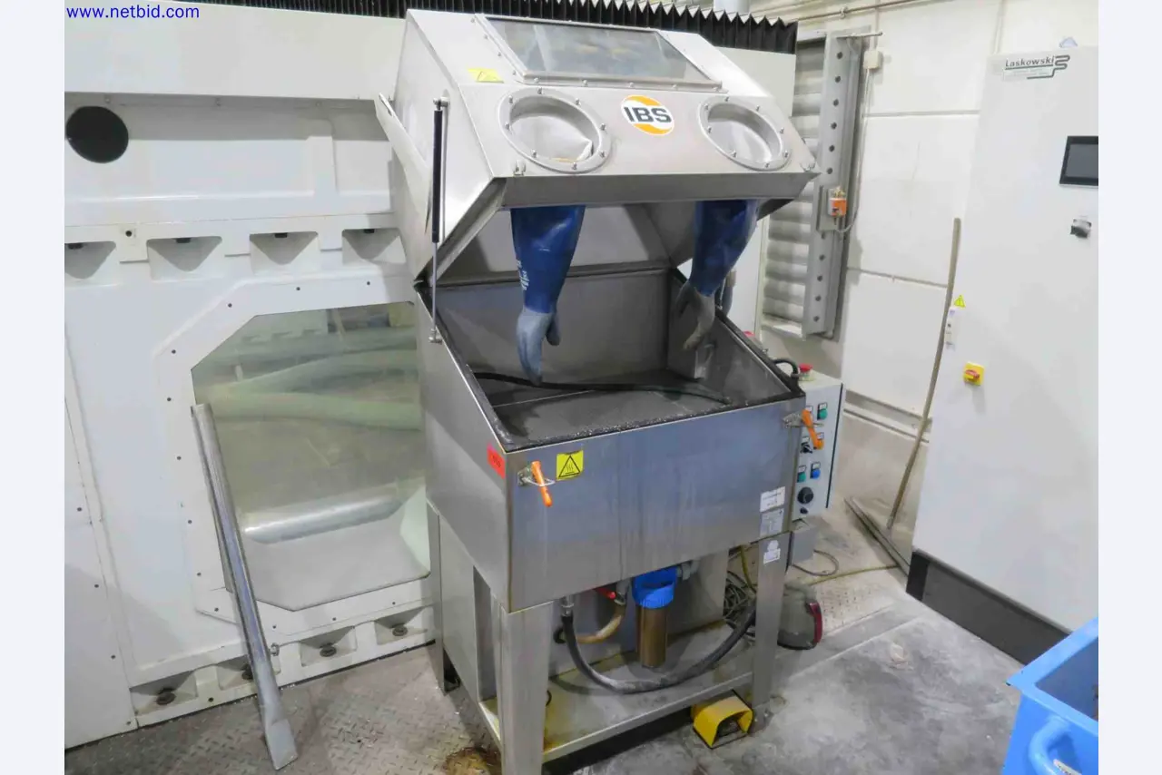 Machines CNC bien entretenues destinées à la fabrication de pièces métalliques de précision-1