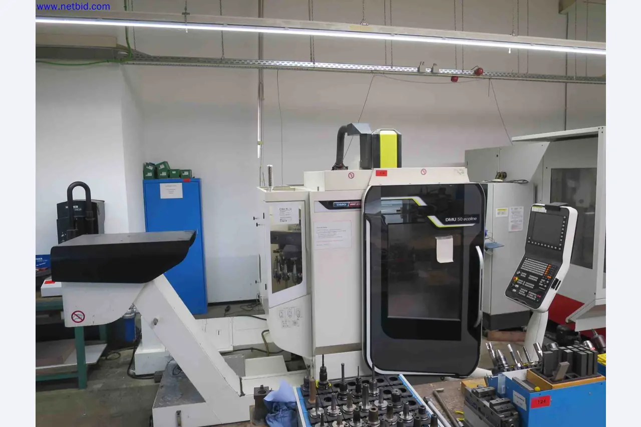 Máquinas CNC en buen estado para la fabricación de componentes metálicos de precisión-1
