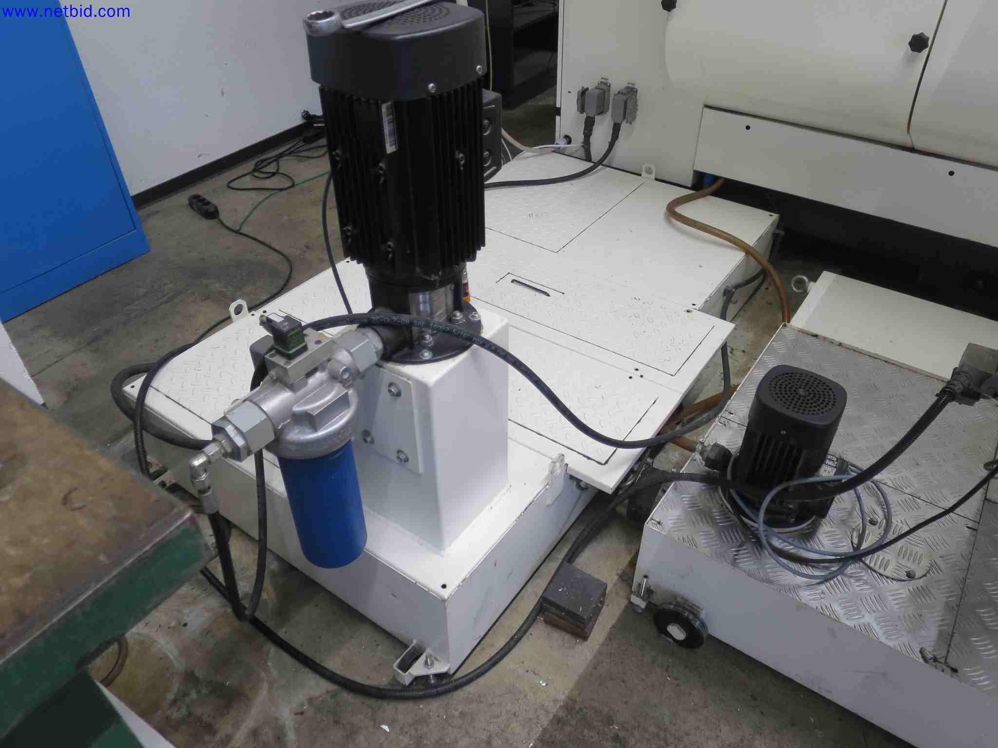 Máquinas CNC en buen estado para la fabricación de componentes metálicos de precisión-6