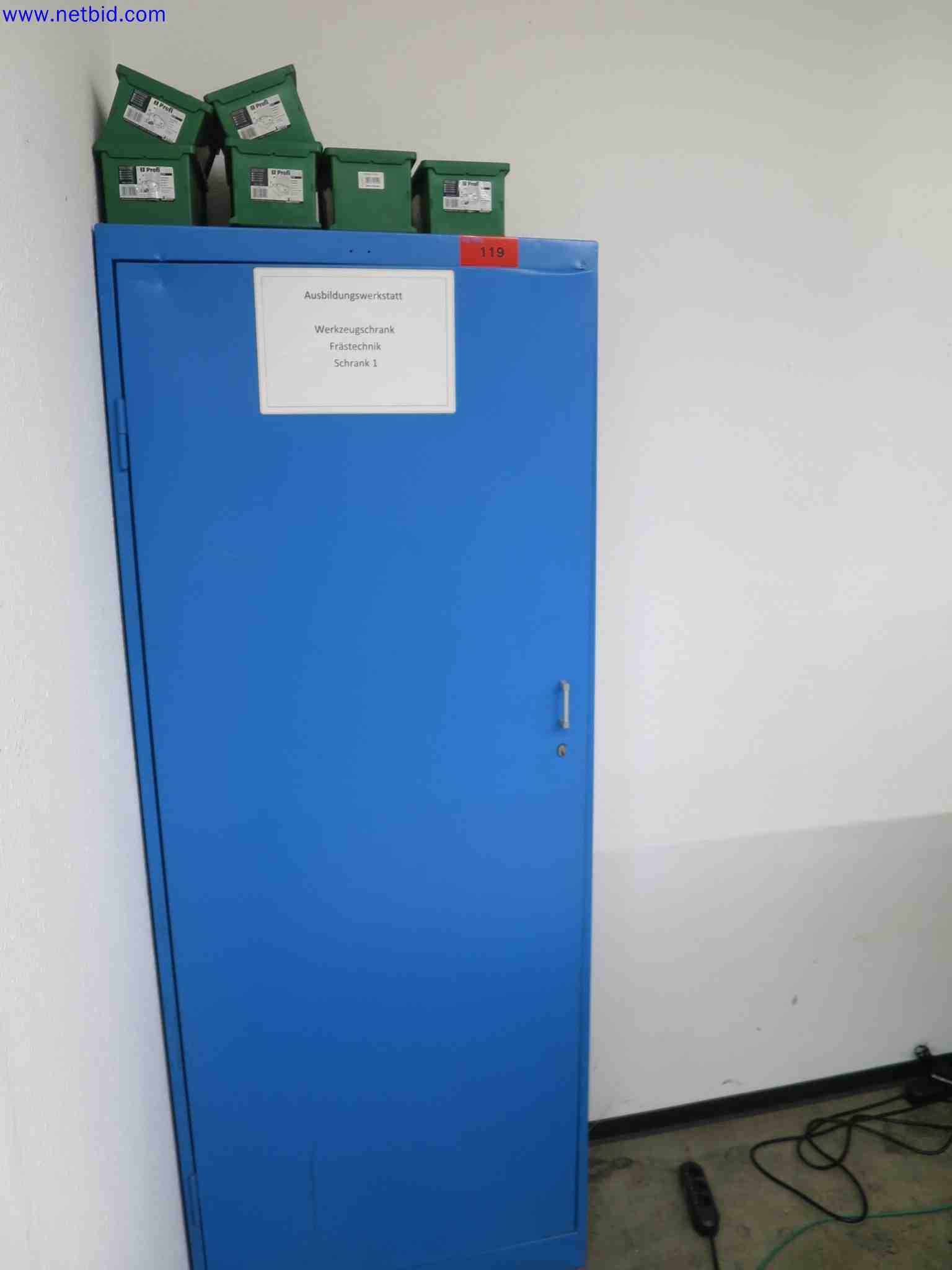 Máquinas CNC en buen estado para la fabricación de componentes metálicos de precisión-1