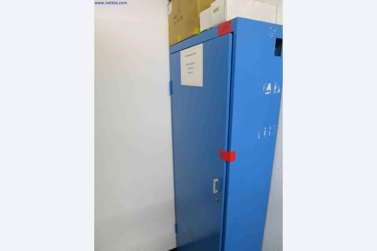 Máquinas CNC en buen estado para la fabricación de componentes metálicos de precisión-2