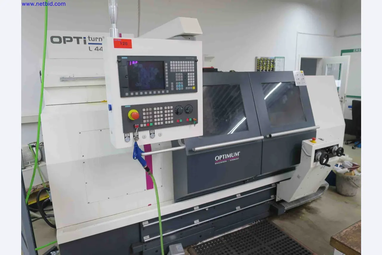 Máquinas CNC en buen estado para la fabricación de componentes metálicos de precisión-1