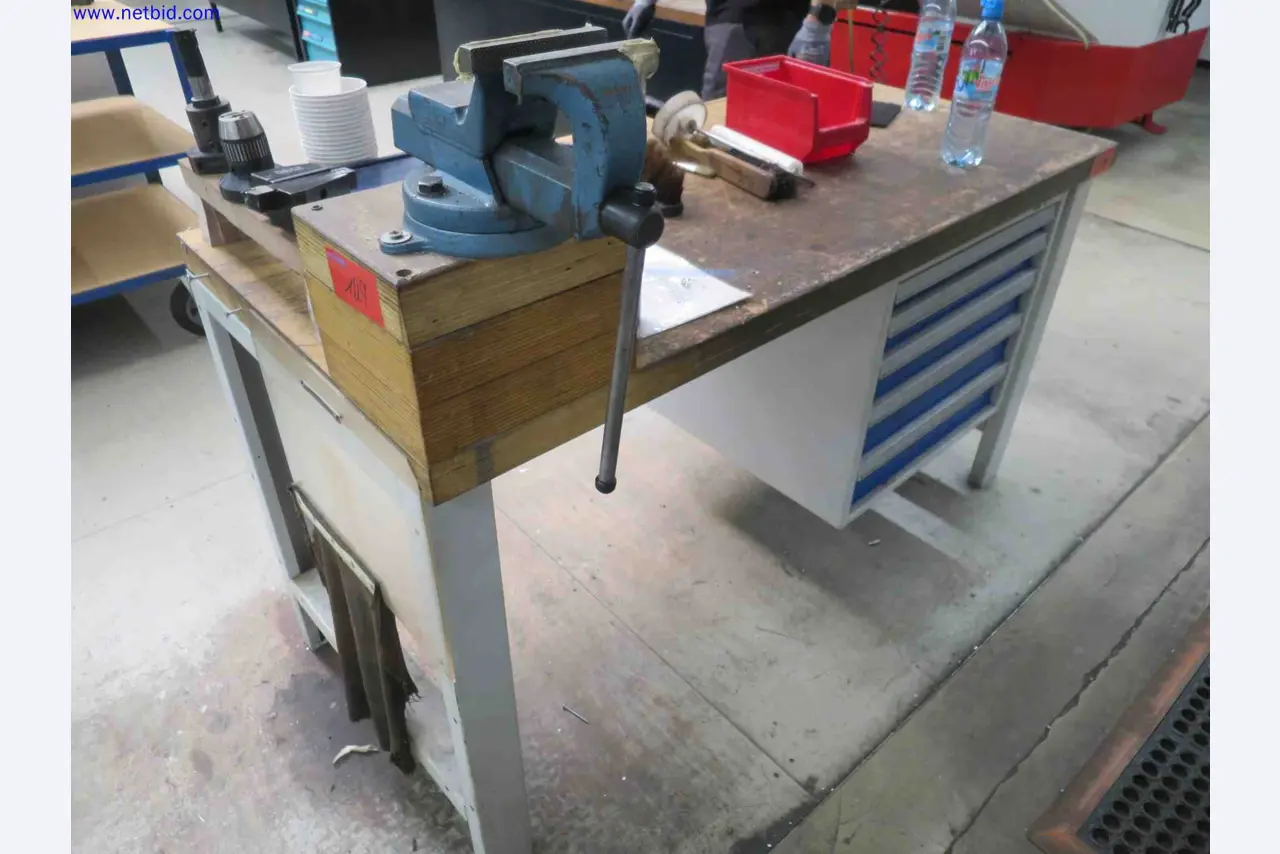 Máquinas CNC en buen estado para la fabricación de componentes metálicos de precisión-1