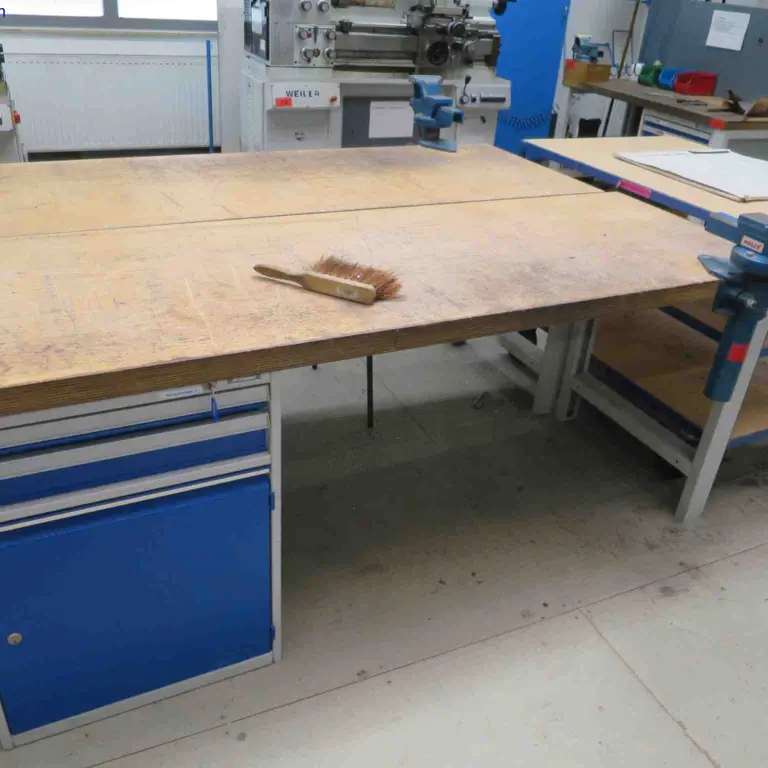 2 Workbenches Garant