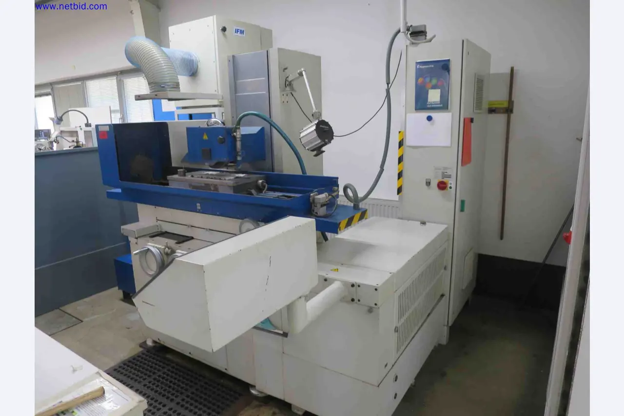 Máquinas CNC en buen estado para la fabricación de componentes metálicos de precisión-7