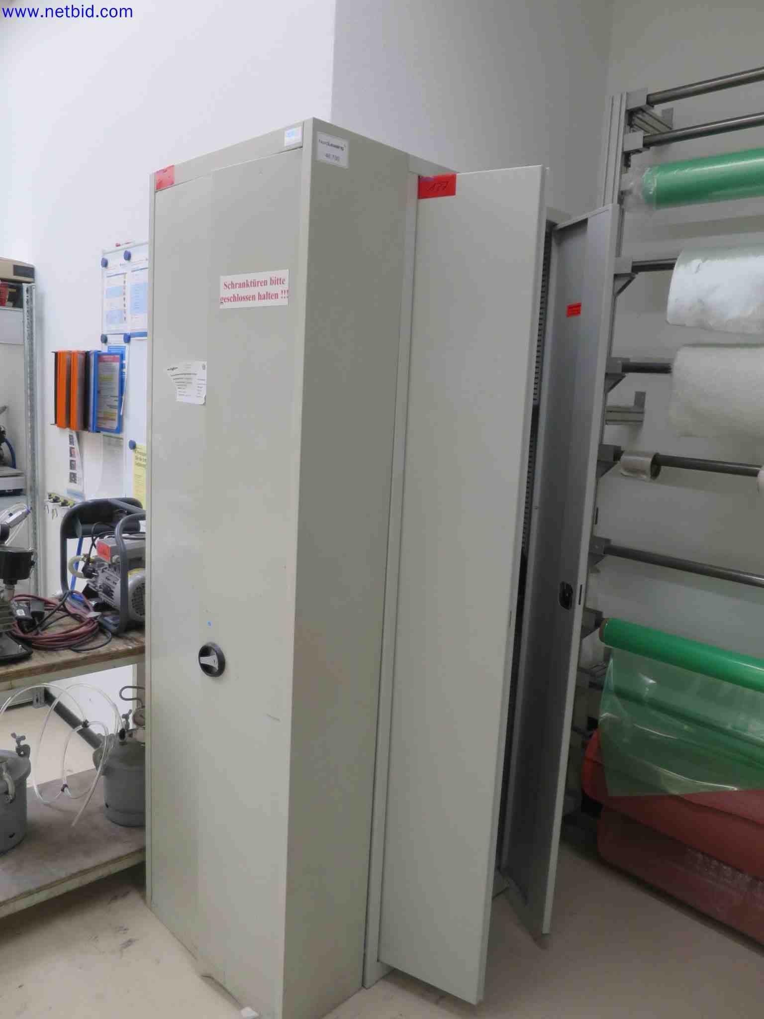 Máquinas CNC en buen estado para la fabricación de componentes metálicos de precisión-1
